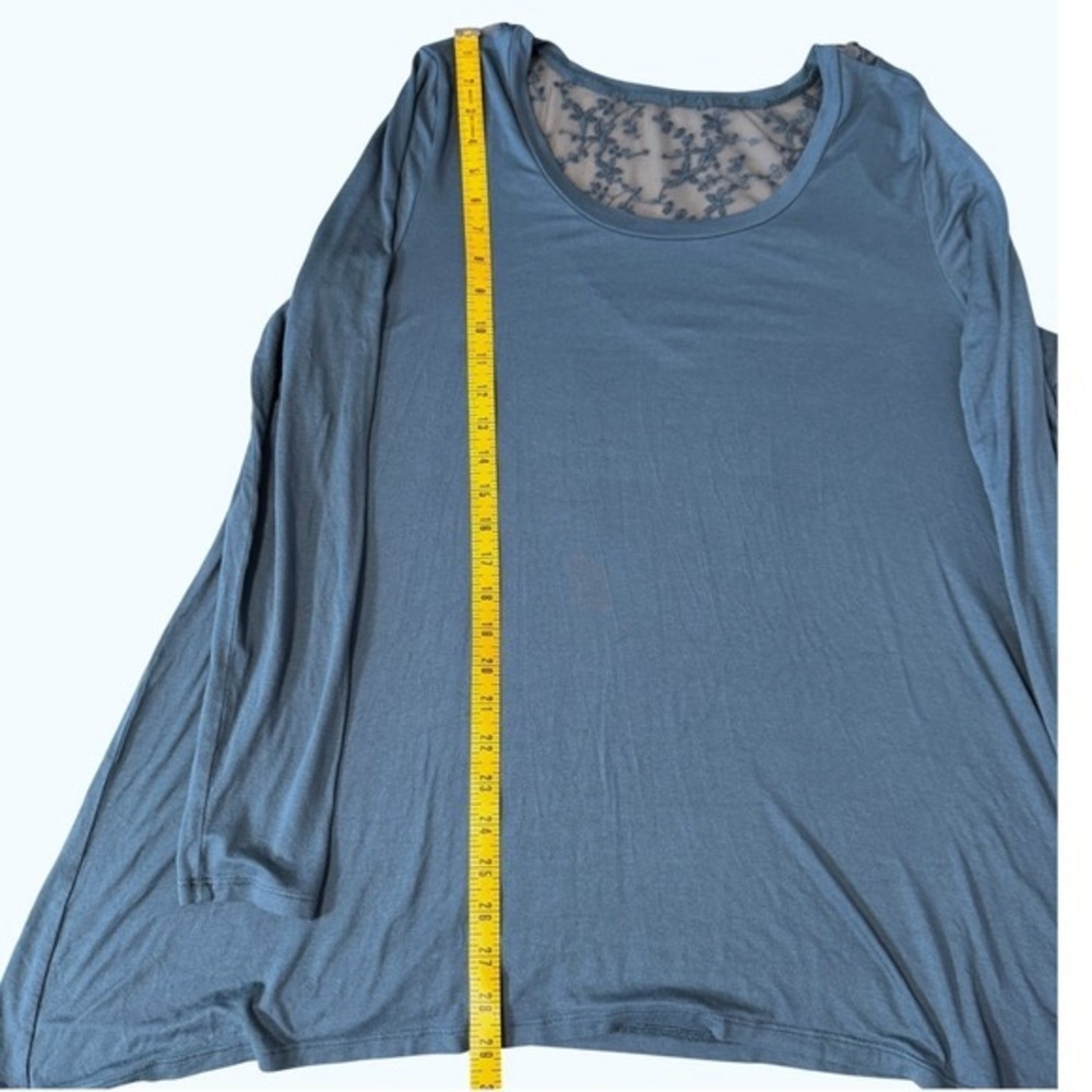 Torrid Super Soft Blouse Top Womens 2X Blue Knit Lace Feminine Shark Bite Hem - Picture 9 of 9